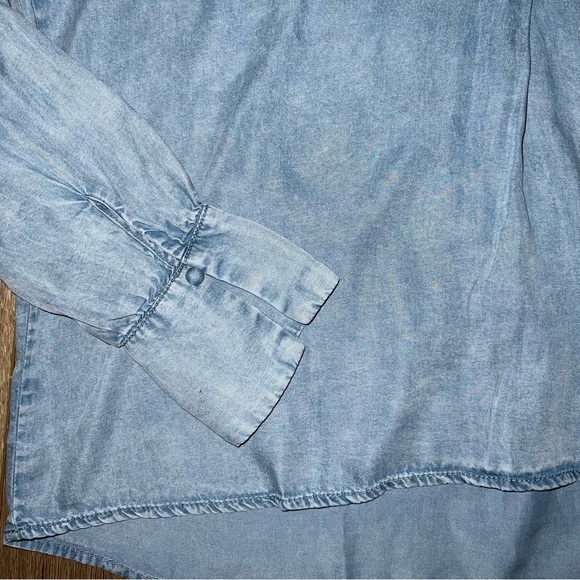 NWT Chambray top size large - Picture 6 of 8
